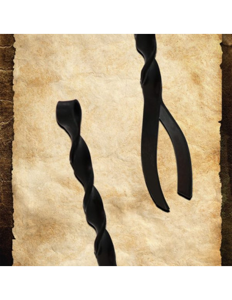 Pince médiévale en fer forgé