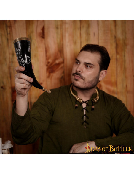 Étalon à cornes viking sur corne de...