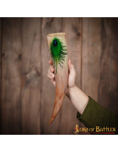 Corne à boire avec motifs ornés