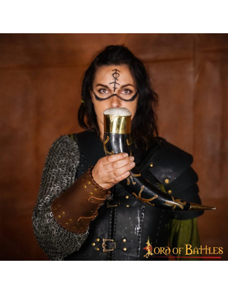 Corne à boire avec raccords en laiton...