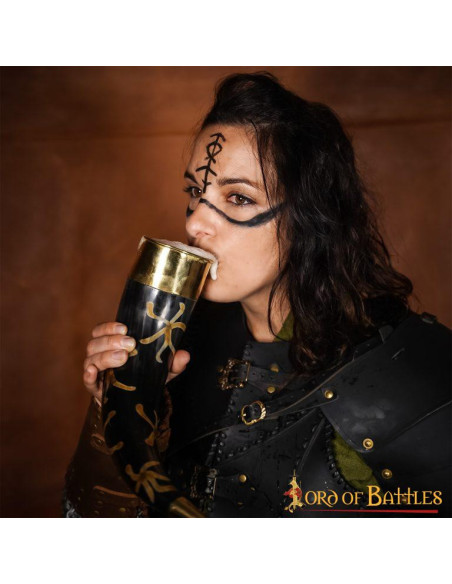 Corne à boire avec raccords en laiton...