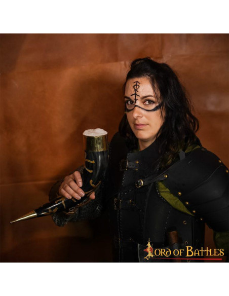 Corne à boire avec raccords en laiton...