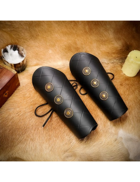 Bracelets médiévaux noirs avec méplats