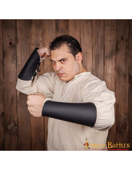 Bracelets médiévaux lisses faits à la...