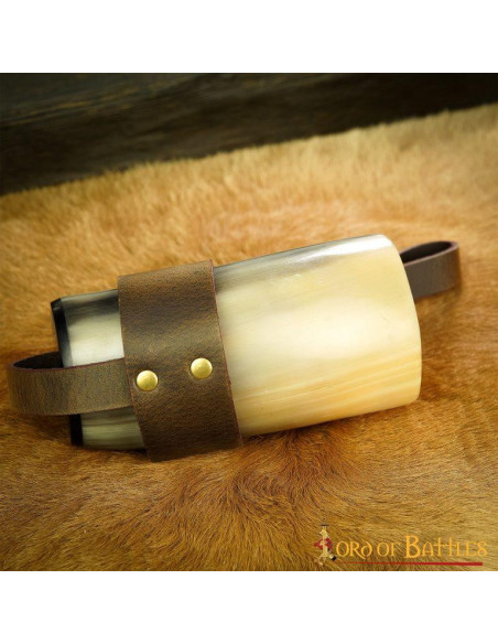 Etui en cuir marron pour verres et...