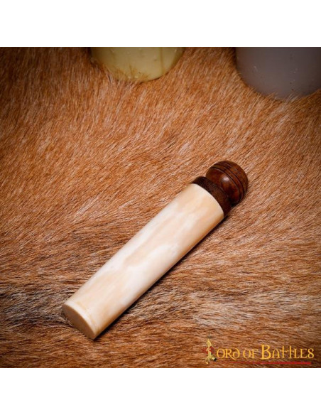 Boîte porte-aiguilles en os