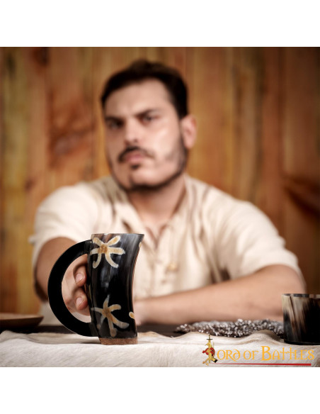 Chope à bière en corne de boeuf viking