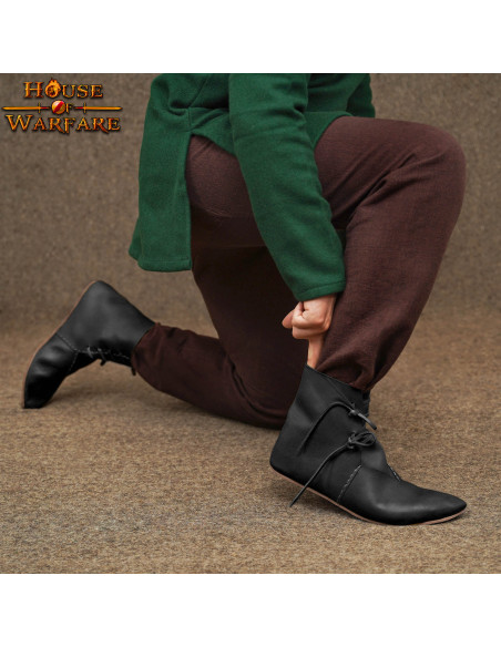 Bottines médiévales en cuir à lacets...