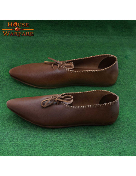 Chaussures en cuir de dame médiévale...