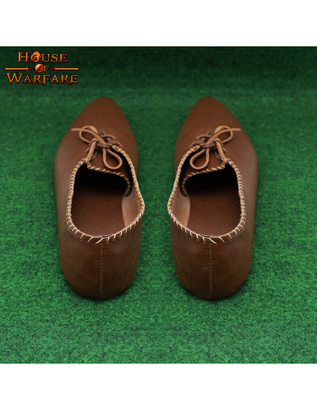 Chaussures en cuir de dame médiévale...