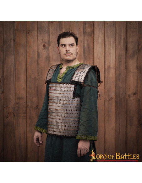 Armure à l'échelle viking avec lattes...