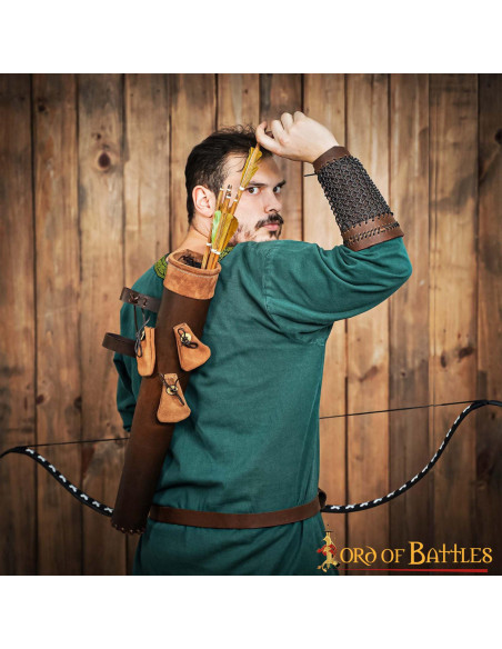 Carquois en cuir marron avec poches...