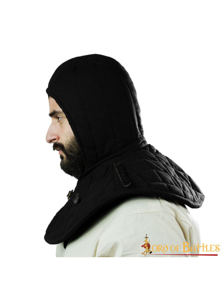 Crêpe matelassé avec gorget médiéval