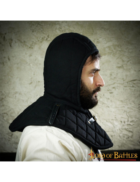 Crêpe matelassé avec gorget médiéval