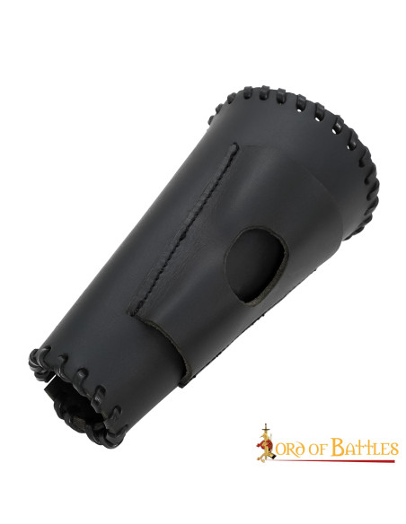 Bracelets médiévaux avec porte-couteau