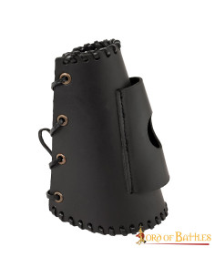 Bracelets médiévaux avec porte-couteau 2