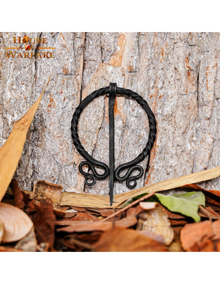 Fibule historique d'elfe forgée à la...