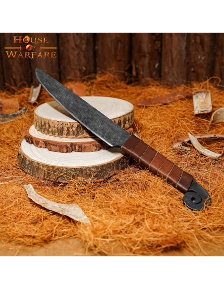 Couteau médiéval en spirale avec...