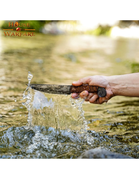 Couteau médiéval en spirale avec...