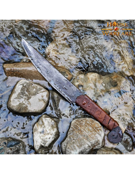 Couteau médiéval en spirale avec...