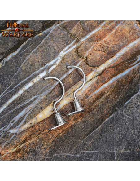 Paire de supports médiévaux chromés...