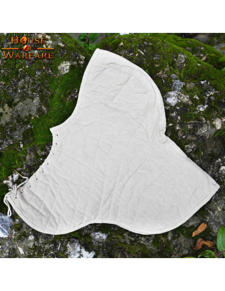 Casquette rembourrée avec gorget en écru