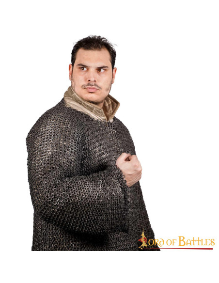 Longue cotte de mailles médiévale...