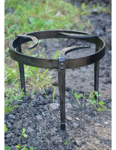 Trépied médiéval, support de cuisine, acier forgé, rond