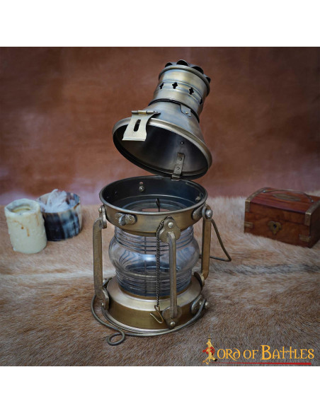 Lampe à huile médiévale en laiton...