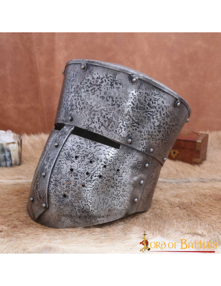 Casque des croisés en acier...