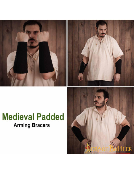 Bracelets médiévaux rembourrés en...