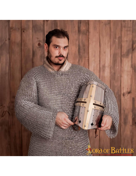 Casque croisé avec croix en laiton