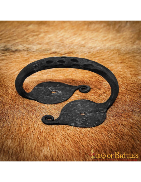 Poignée de porte médiévale forgée à...