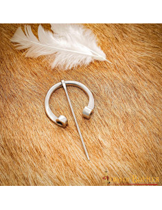 Fibule romaine en acier inoxydable (7,9x3,5 cm.)