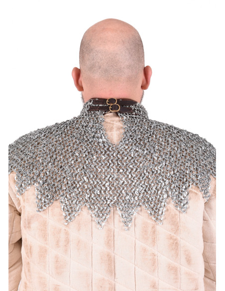 Manteau d'évêque avec lanières de cuir