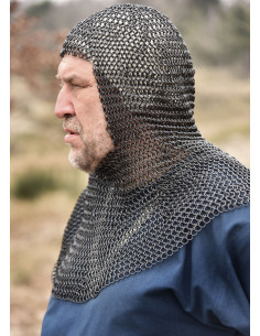 ouverture carrée de la cotte de mailles du bourreau noir 2