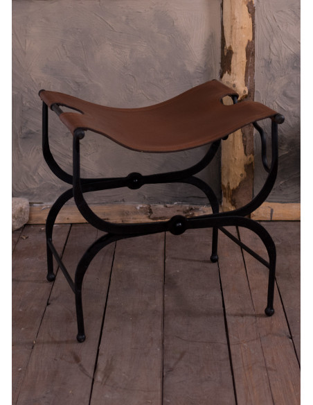 Tabouret pliant romain et médiéval en...