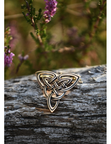 Fibule celtique Triquetta en bronze...