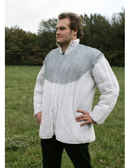 Manteau d'évêque, cotte de mailles...
