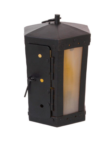 Lampe avec fenêtres en corne, faite à...