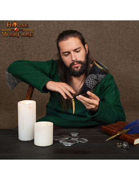 Fenrir Wolf Horn à boire dans un fût...