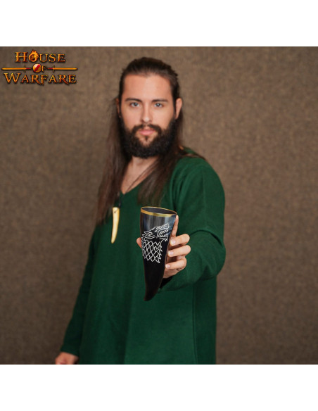 Fenrir Wolf Horn à boire dans un fût...