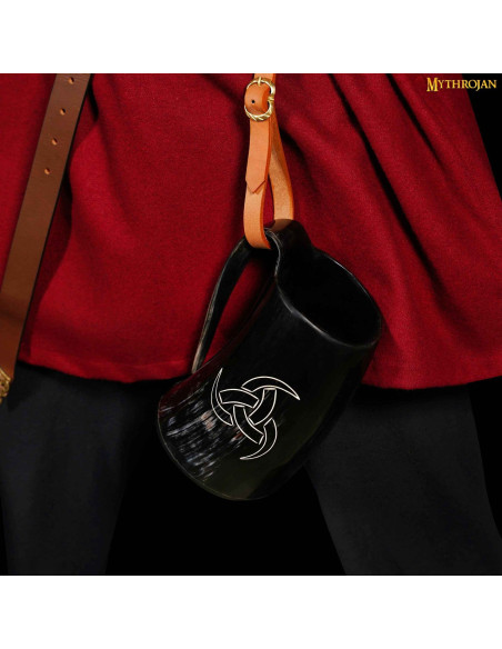 Cruche de noeuds celtiques en corne...