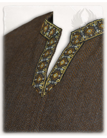 Tunique médiévale motif chevrons...