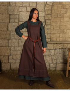 Robe style tablier modèle Lientje, couleur marron