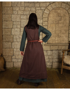Robe style tablier modèle Lientje, couleur marron 2