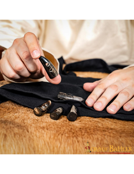 Set 5 fermoirs cor médiévaux