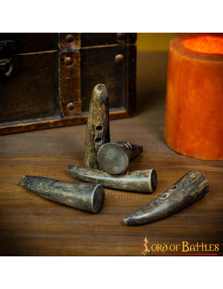 Lot de 5 grands fermoirs en corne...