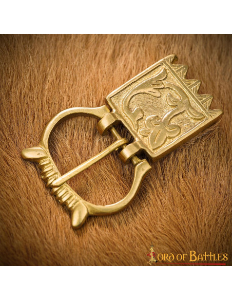 Boucle et finition florale pour...