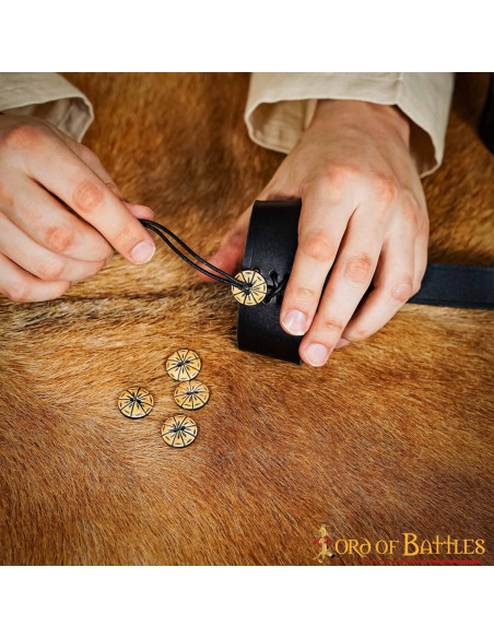 Set 5 boutons en corne médiévale